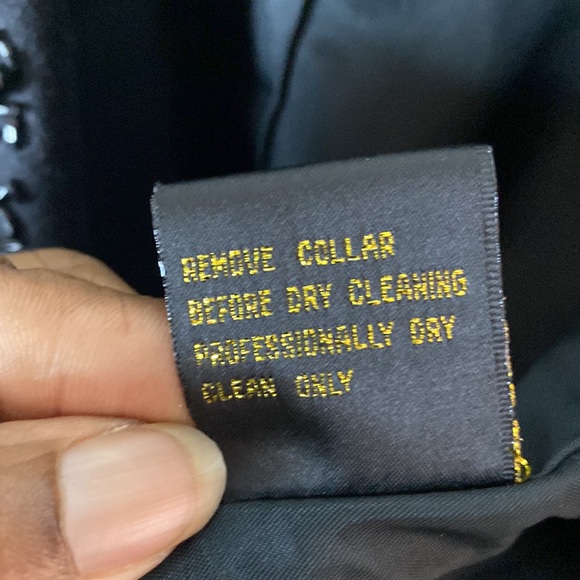 Ivana Wool Blazer Jacket. Embellished Removable collar Satin covered buttons. - Picture 13 of 14